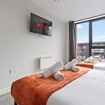 Tropical Suite - 2 Bed 2 Bath City Centre Netflix Games - Exclusive Weekly And Monthly Deals - Raozee Homes