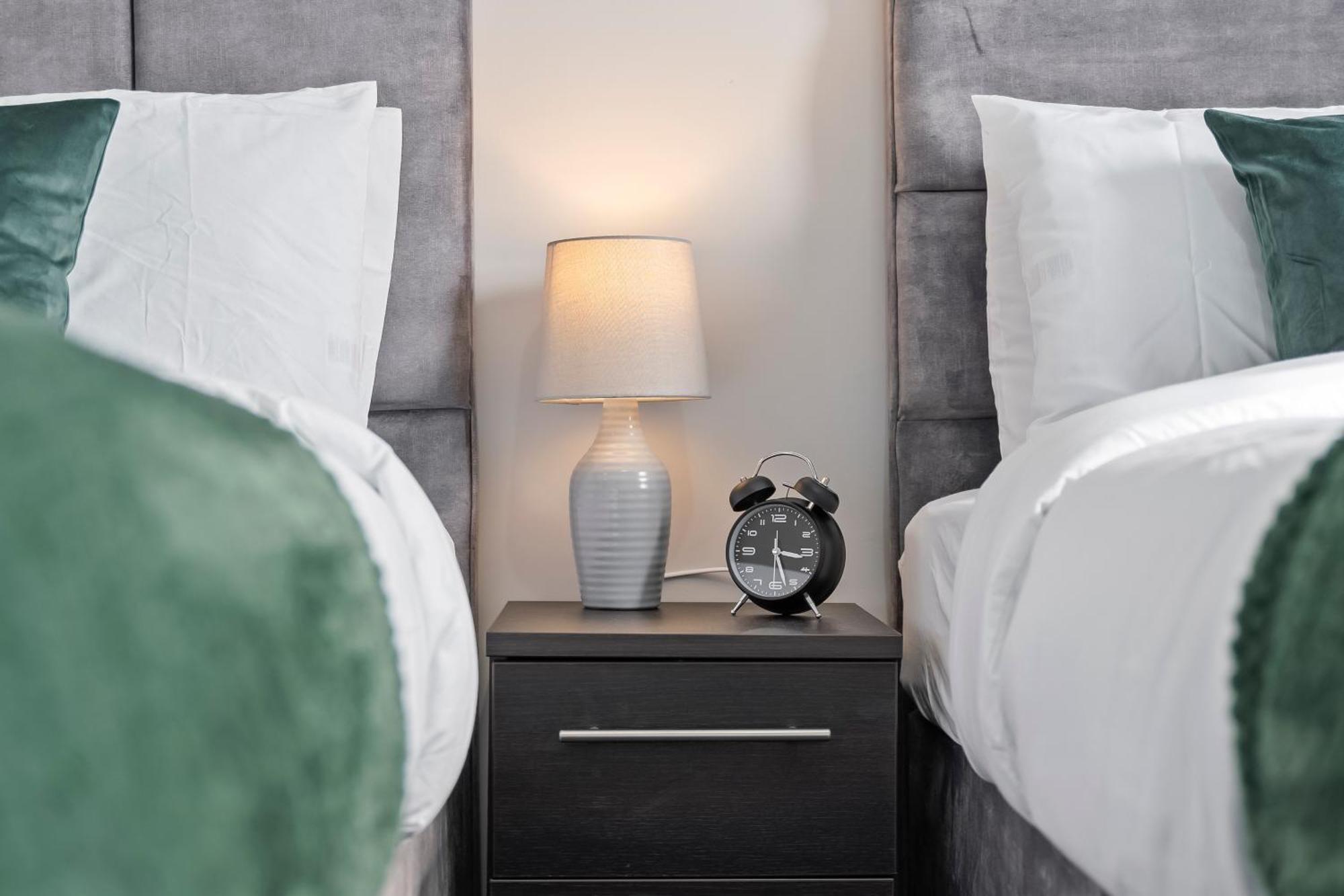 Apartment Tropical - 2 Bed 2 Bath Centre Netflix Games - Exclusive Weekly And Monthly Deals - Raozee Homes *