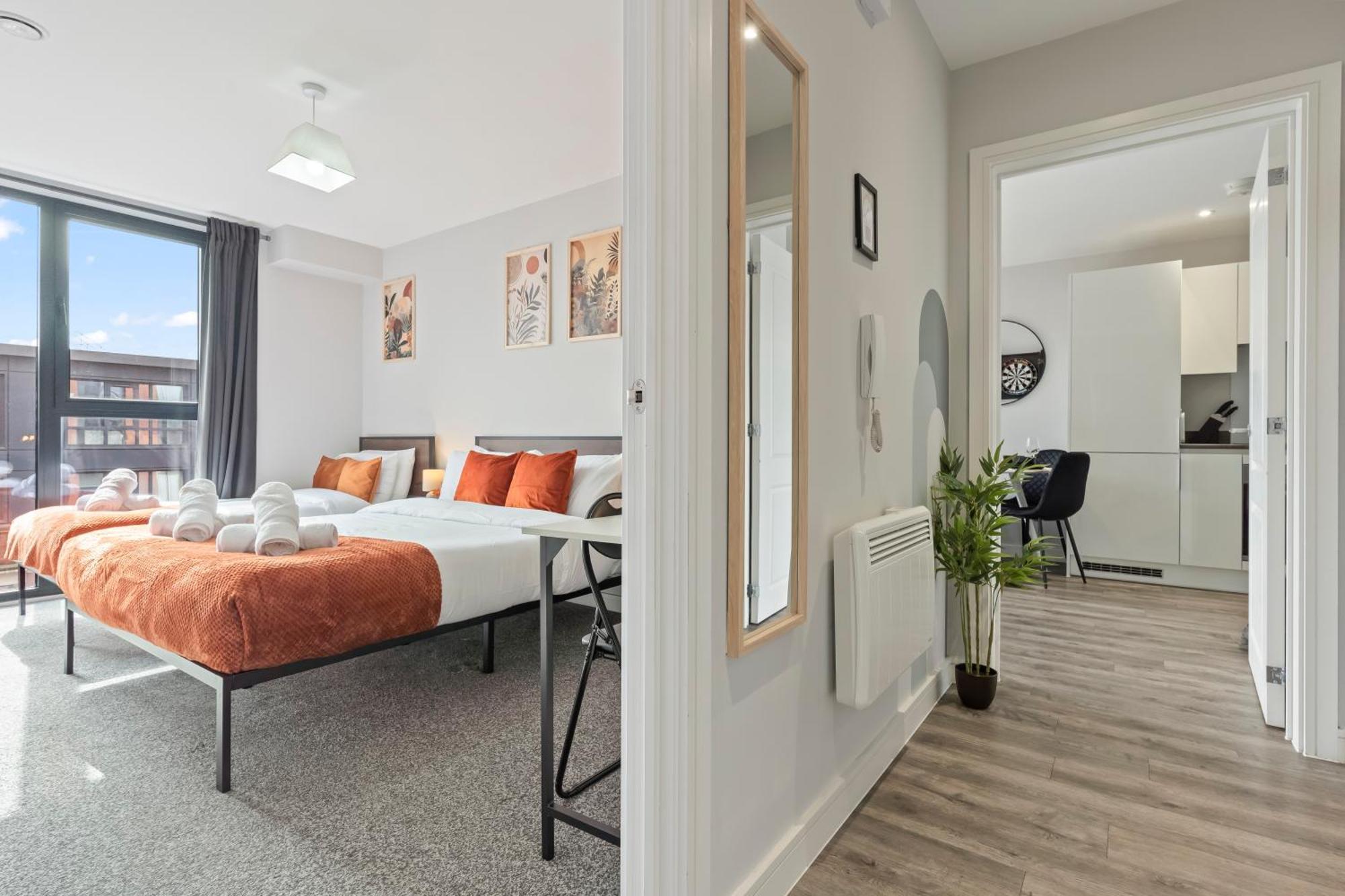 Apartment Tropical - 2 Bed 2 Bath Centre Netflix Games - Exclusive Weekly And Monthly Deals - Raozee Homes Birmingham