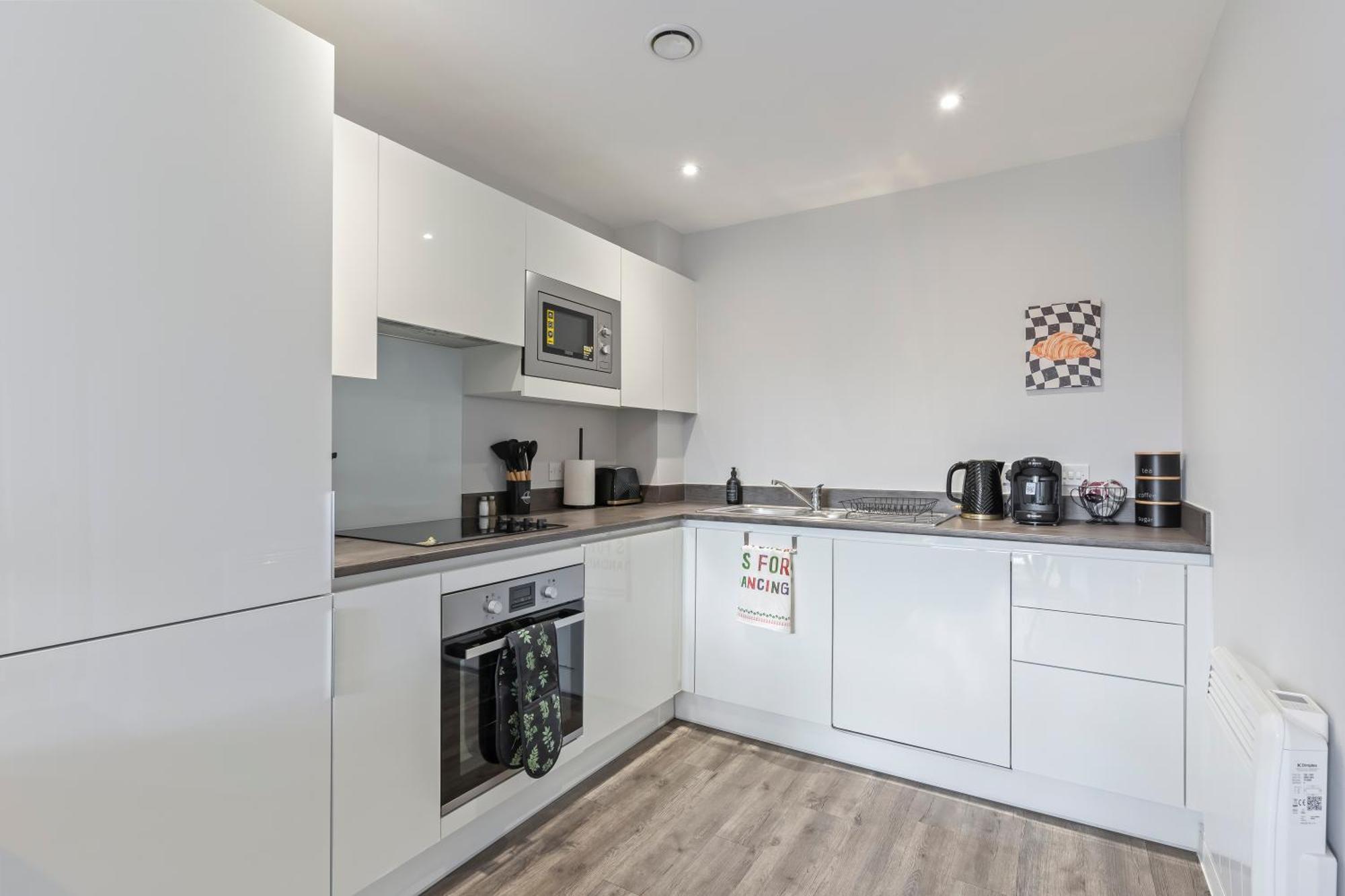 Tropical - 2 Bed 2 Bath Centre Netflix Games - Exclusive Weekly And Monthly Deals - Raozee Homes Apartment *